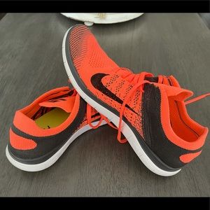 Women’s Nike 4.0 Flyknit Running Shoe Size 11